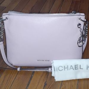 BRAND NEW!!!!! Michael Kors Large Messenger Bag!!!